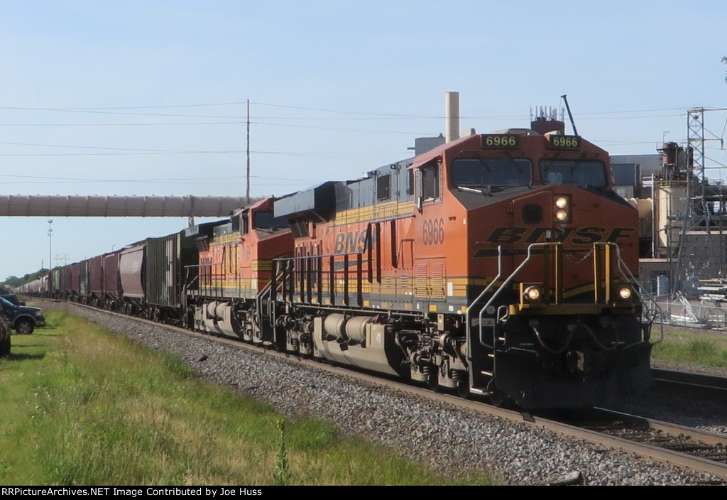 BNSF 6966 West